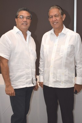 Sergio Bonilla y Rey Canales.