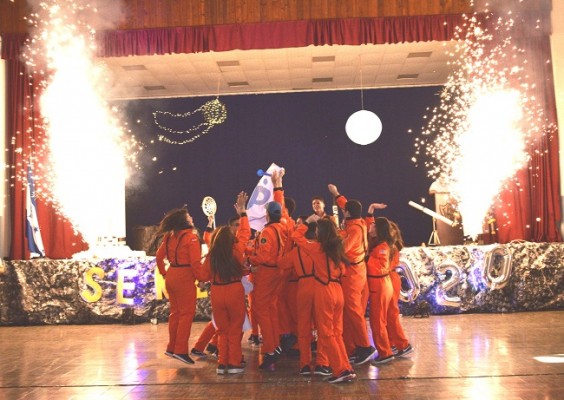 Show coreográfico de la Senior Entrance de la Escuela Valle de Sula