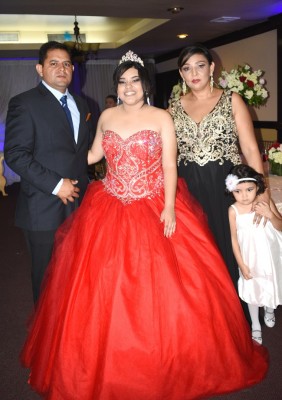 Mario Guerrero, Victoria Isabel Amaya, con su tia, Claudia Amaya y Annie Guerrero