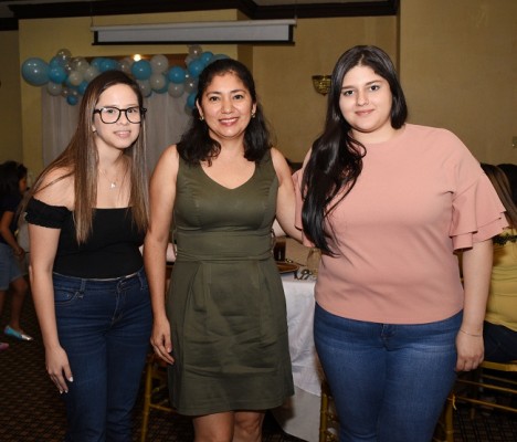Alicia Reyes, Martha Castro e Isis Cardona