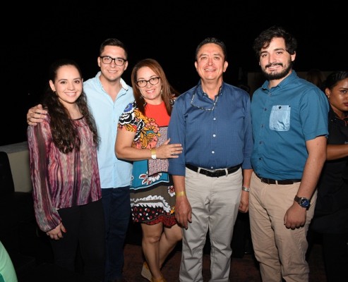 Ana y Roberto García, Ana Isaula, Roberto García y Rodrigo Hernández