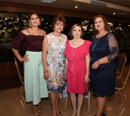 Gladys Cárdenas, Gladys de Cárdenas, Blanca Sánchez y Arely Díaz Martínez