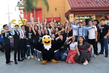 Los años 70s y 80s regresaron con la senior entrance de la Agape Christian Academy