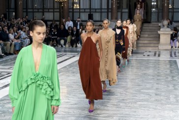 Victoria Beckham eligió un ministerio para presentar desfile de la Semana de la moda de Londres