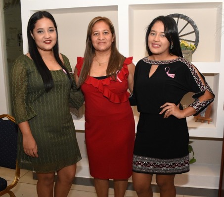 Gabriela Archila, Sonia Baca y Laura Archila
