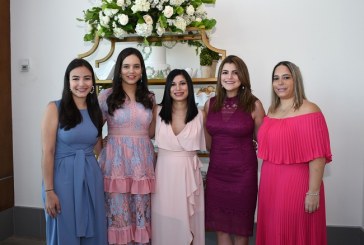 El jardín royal celebrando el bridal shower de Patty Zúniga