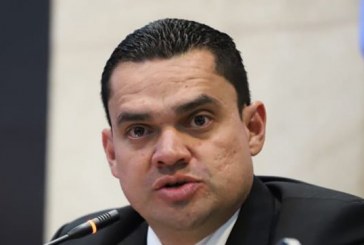 Bancada de Libre hizo una manifestación verbal para que se aplique un juicio político a JOH: Zambrano