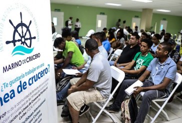 Gran cantidad de aspirantes se inscriben en Roatán para trabajar en cruceros