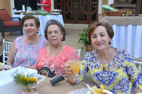 Cumpleaños Rosa María Kattán 16