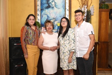 El cumpleaños de la distinguida dama Santa Euceda y su inolvidable celebración