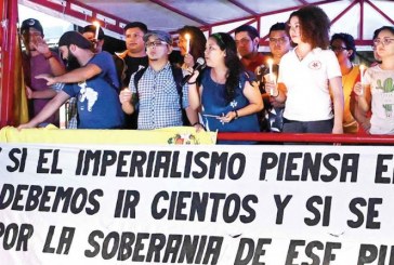 Diplomáticos venezolanos acatan ultimátum y abandonan El Salvador