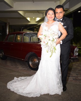 Edwin Torres y Paola Méndez lucieron fabulosos en su noche de bodas.
