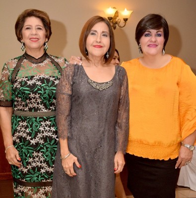 Ester Anino, Waleska Mendoza y Patricia de Raudales.