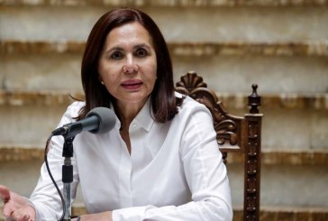 Bolivia expulsa a diplomáticos venezolanos y sale de ALBA