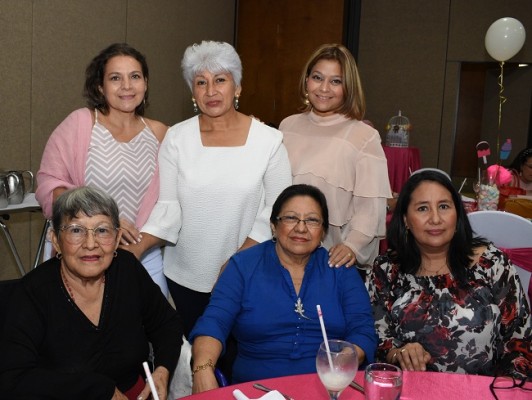 Joany García, Ana Calix, Geisel Bustamante, Chony Hernández, Mélida Hernández y Angelina Pineda