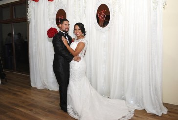 Evelyn y Onassis: una boda íntima y llena de encanto