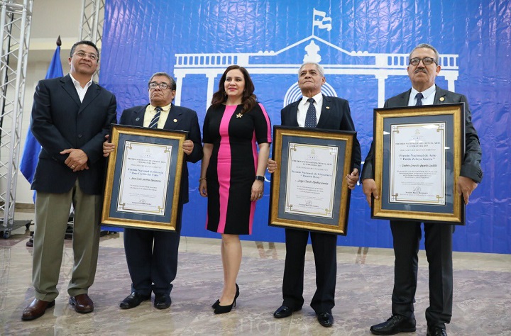 Entregan Premios Nacionales de Ciencia, Arte y Literatura 2019 a tres connotados hondureños