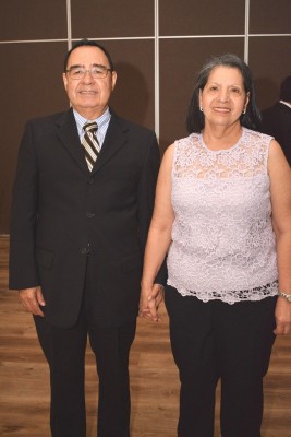 Rafael Zavala y Martha Zavala.