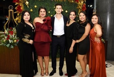 Banrural despide el año con alegre y elegante fiesta