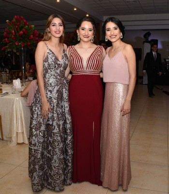 Karen Triminio, Victoria Amaya y Andrea Yaeggy