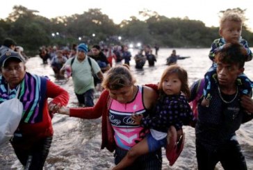 Caravana de migrantes centroamericanos ingresaron a México desde Guatemala