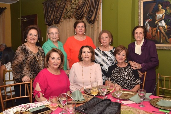 Mary de Handal, Loris de Salamé, Rita Simón, Graciela Chahín, Yolanda Ganineh, Rabab Handal, Lizeth Nassar y Reneé Kawas
