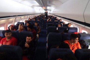 México comienza a retornar migrantes que iban en caravana hacia EEUU