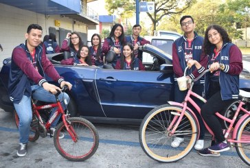 Seniors del Centro Cultural Sampedrano en su entrada triunfal