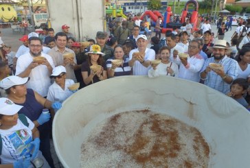 Con éxito elaboran el pozol más grande del mundo en Choluteca