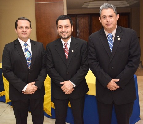 Juan Carlos Gamero, Alex Erazo y Eduardo Jallu.