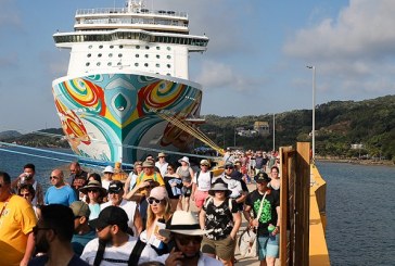 Arriban a Roatán tres cruceros con casi 10.000 turistas provenientes de distintas partes del mundo