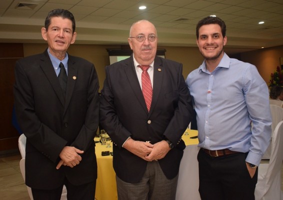 Roberto Kattán, Héctor Aguilar y Ricardo de León.