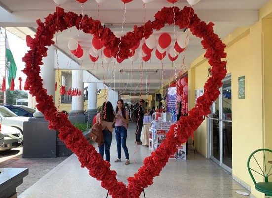 UTH celebra por todo lo alto el Día del Amor y la Amistad 