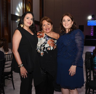 Jessica Handal, Rosibel Molina y Tania García