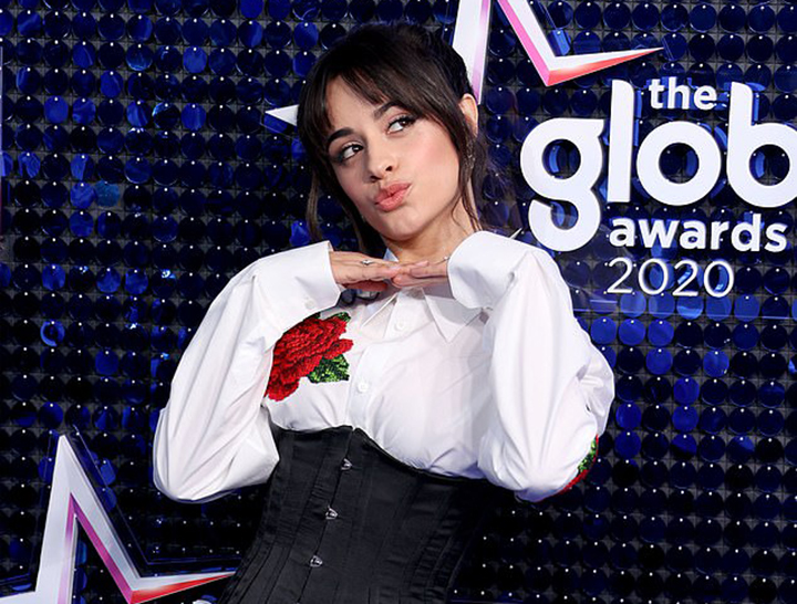 Camila Cabello deslumbró en la alfombra azul de los Global Awards 2020