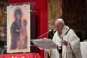 En misa de Sábado Santo: El papa pide mantener la esperanza durante esta pandemia