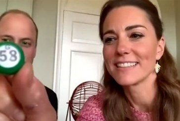 El príncipe Guillermo y Kate Middleton juegan al bingo con los adultos mayores