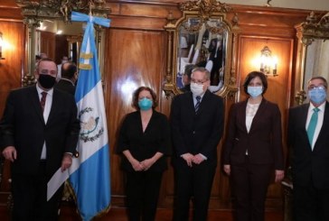 Gobierno de Guatemala destituye al ministro de Salud y nombra en su lugar una especialista en virología