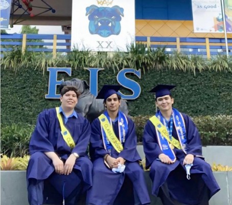 graduados de la Class of 2020 de la EIS