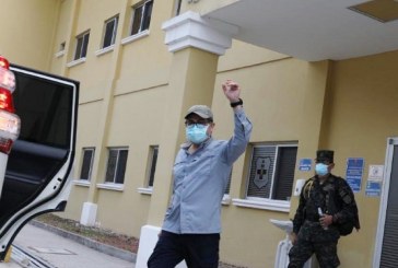 Presidente Hernández recibe el alta médica luego de estar internado por complicaciones de coronavirus