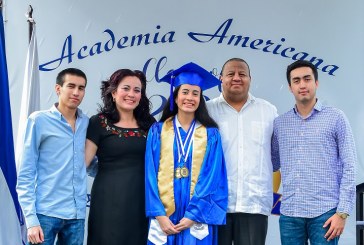 Ceremonia de graduación de la “Promoción de Oro” de la Academia Americana