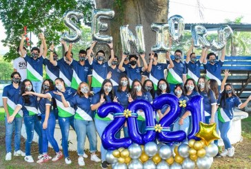 Deroche de alegría en la Senior Entrance 2021 de la Academia Americana