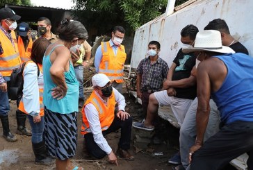 Hernández supervisa trabajos de limpieza en el sector de El Calán, Villanueva, Cortés