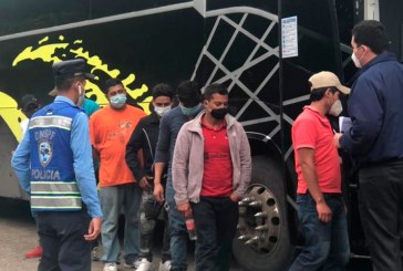 Al menos 217 hondureños que integraban la caravana han sido retornados desde Guatemala