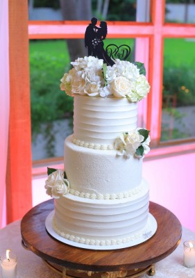El pastel de bodas fue elaborado por Signature Cakes exclusivamente para la ocasión.