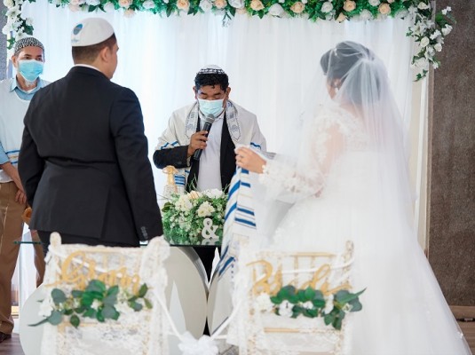 Samaris y Jorge Alberto se juran amor eterno en una ceremonia hebrea