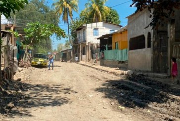 Fuerzas Armadas se unen a limpieza de viviendas en barrios y colonias de Chamelecón