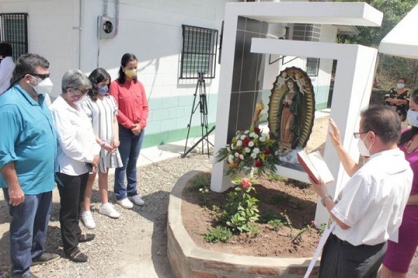 En Villanueva, Cortés: Inauguran centro de salud "Nuestra Señora de Guadalupe” en memoria a Guadalupe de Abufele