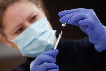 Pfizer prepara nueva versión de vacuna covid, más fácil de conservar y resistiría mejor a la temperatura