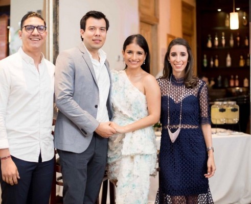 Andrea y Sergio René despiden su soltería al estilo siciliano